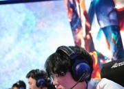 九游娱乐网页-包含FLY鏖战BLG，Uzi操刀奇招英雄翻盘宿命之战2025世界赛，强势挺进下一轮的词条