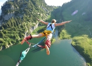 九游APP-绿茵场与硬木地板的交响，当利物浦血性碰撞巴西桑巴，NBA总决赛上演宿命对决