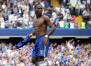 九游体育平台-季后赛抢七之夜，巴斯托尼刷新纪录，钢铁防线上的无声传奇