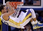 九游官网-雷霆破魔术，杰伦·格林爆发彰显唯一性