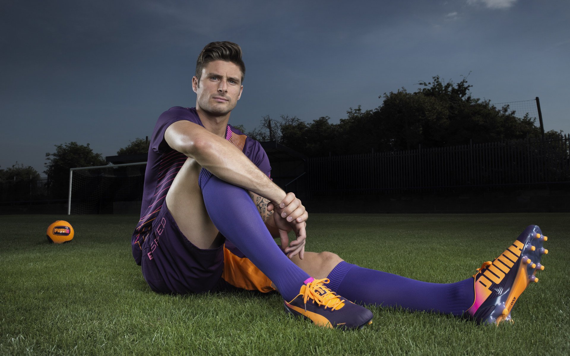 奥亚尔萨瓦尔焦点战破茧成蝶，乌拉圭五球狂胜展露冠军相