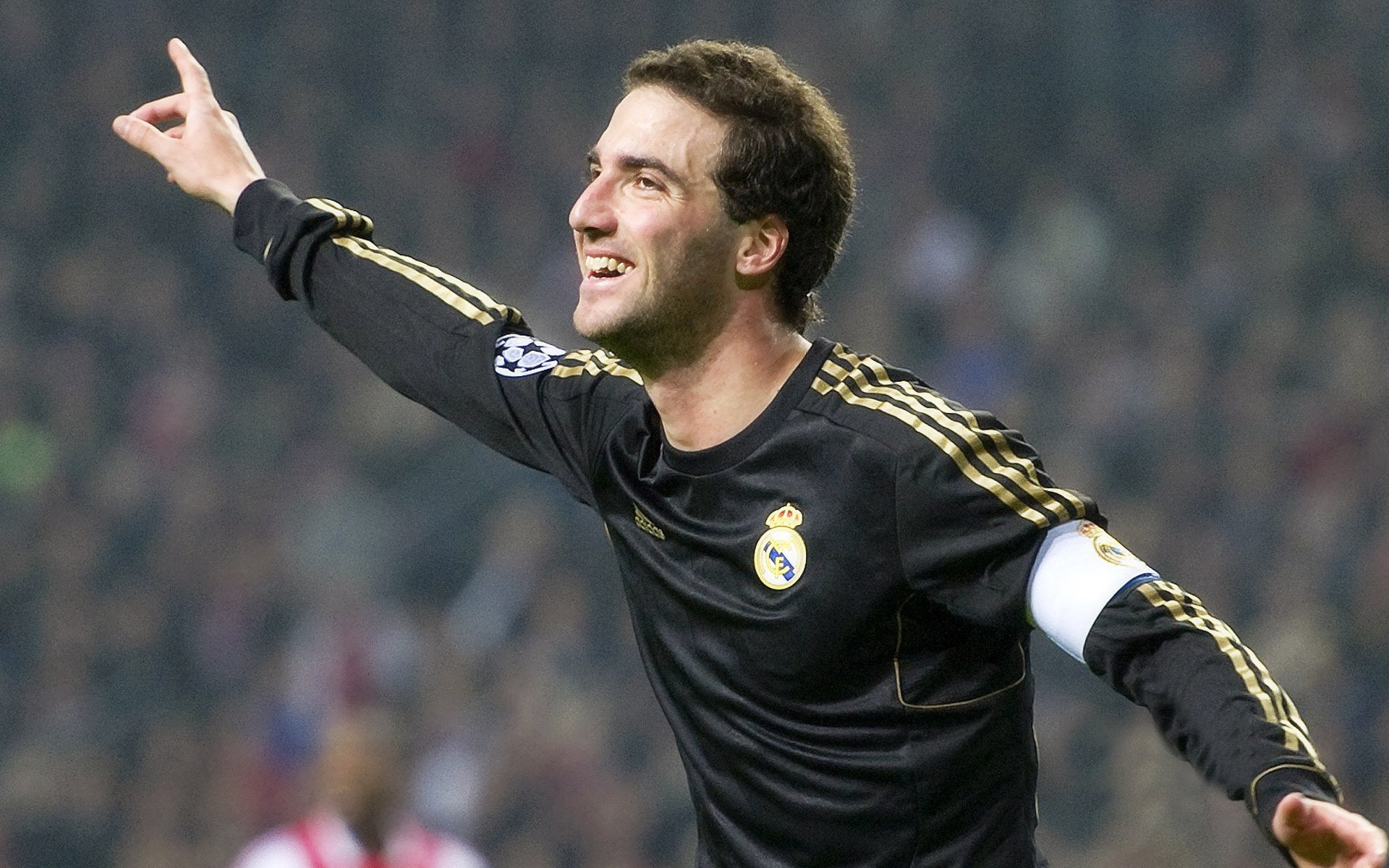 当枪手遭遇飓风，恩佐的统治级数据如何定义一场非典型对决