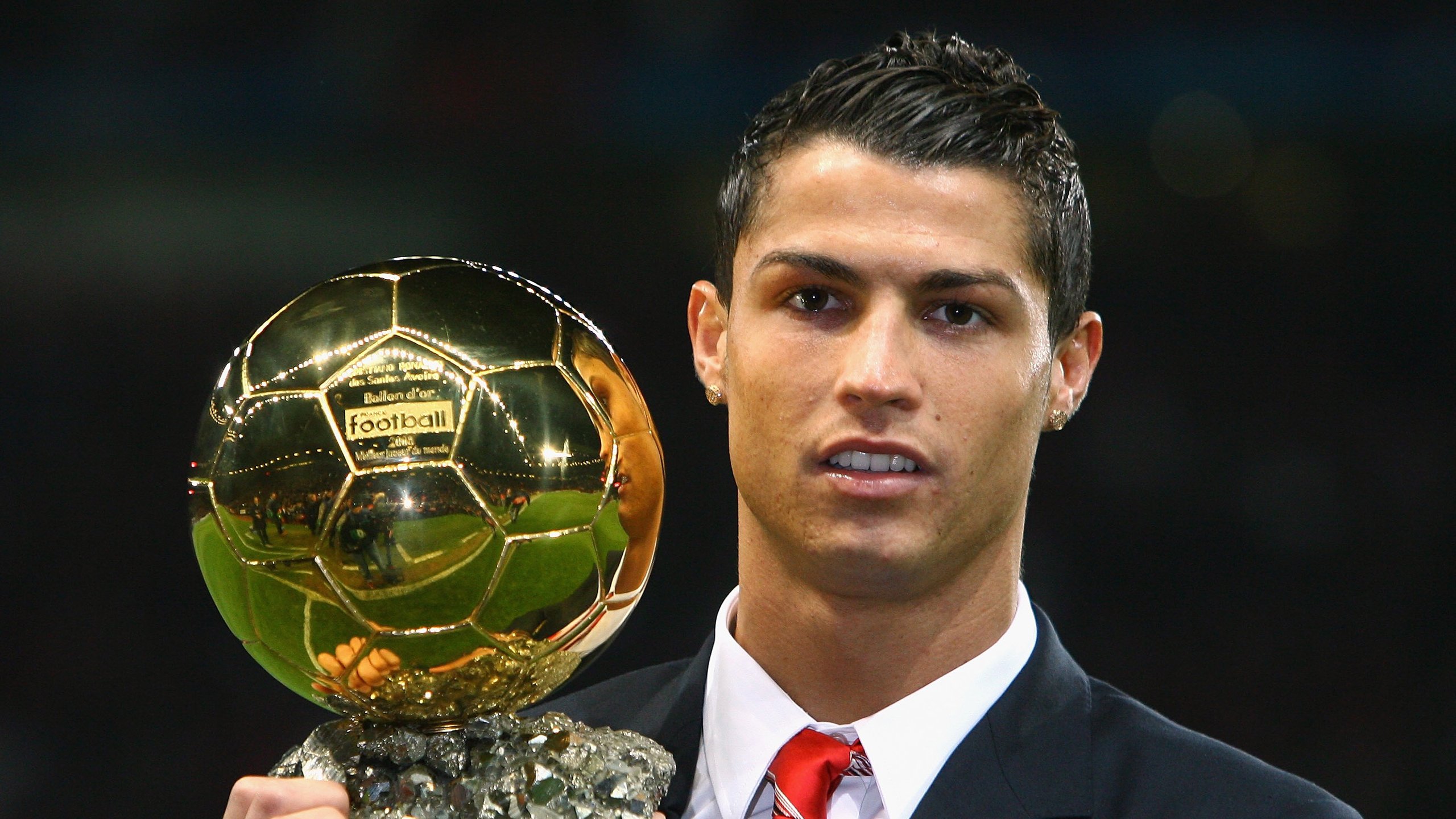 唯一性之战，尼斯封锁多特蒙德，萨拉赫于年度焦点对决中接管比赛